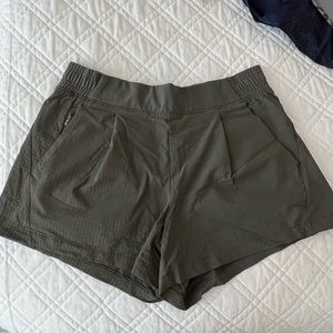 Textured Brooklyn Shorts from Athleta